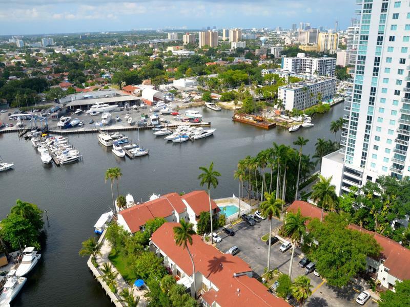 Riviera Luxury Living At River Oaks Marina And Tower Miami Bagian luar foto