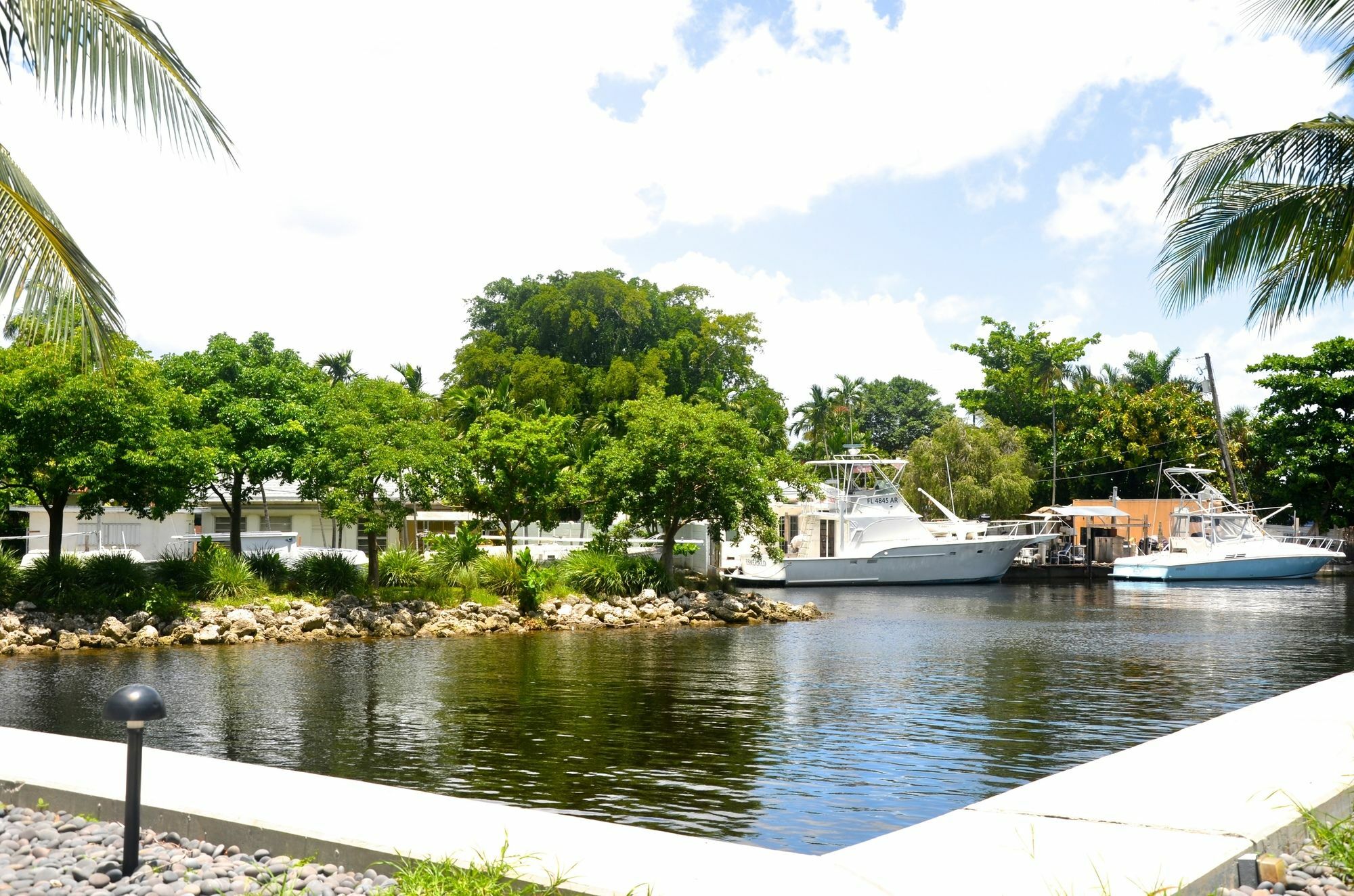 Riviera Luxury Living At River Oaks Marina And Tower Miami Bagian luar foto