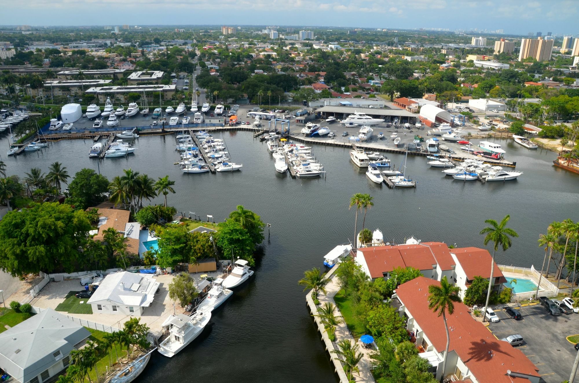 Riviera Luxury Living At River Oaks Marina And Tower Miami Bagian luar foto