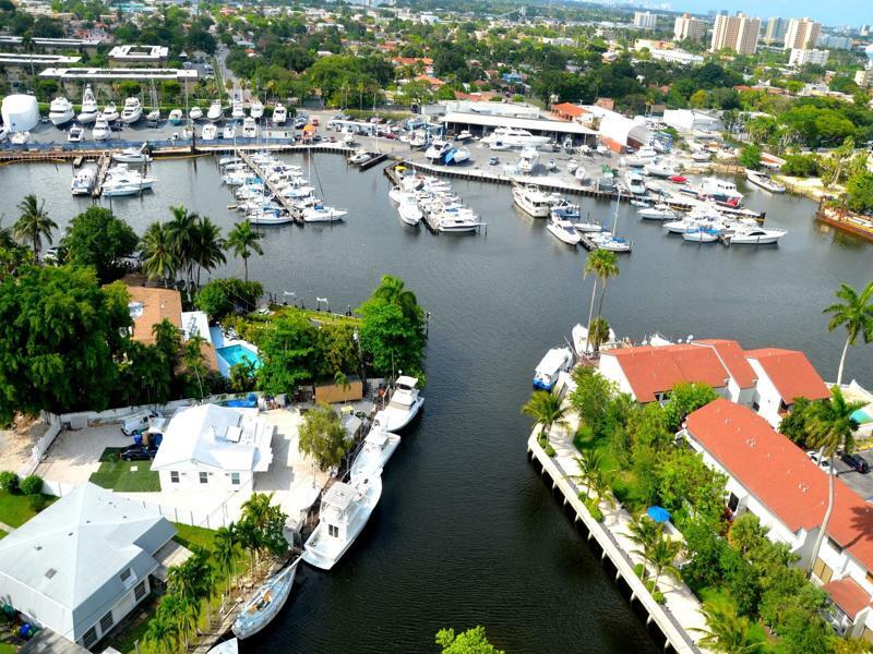 Riviera Luxury Living At River Oaks Marina And Tower Miami Bagian luar foto