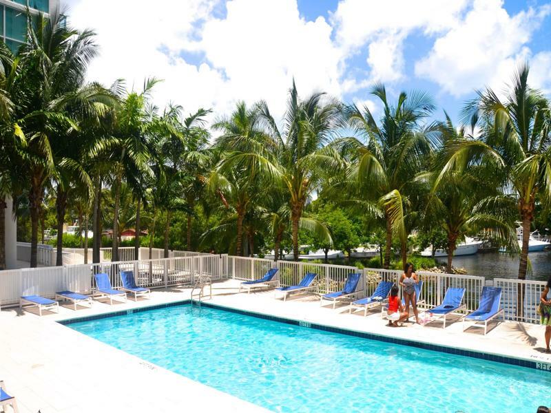 Riviera Luxury Living At River Oaks Marina And Tower Miami Bagian luar foto