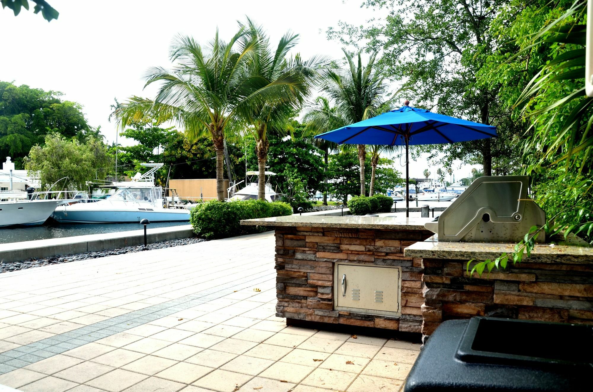 Riviera Luxury Living At River Oaks Marina And Tower Miami Bagian luar foto