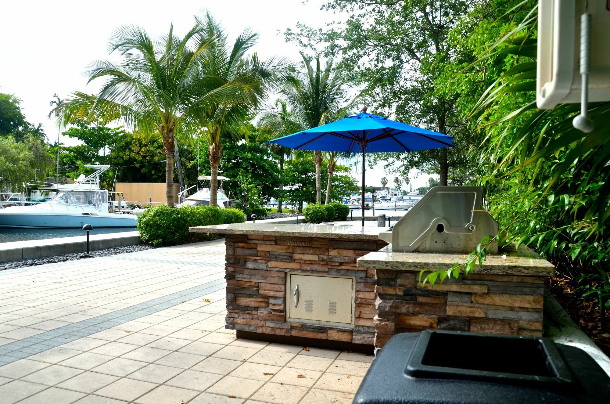 Riviera Luxury Living At River Oaks Marina And Tower Miami Bagian luar foto