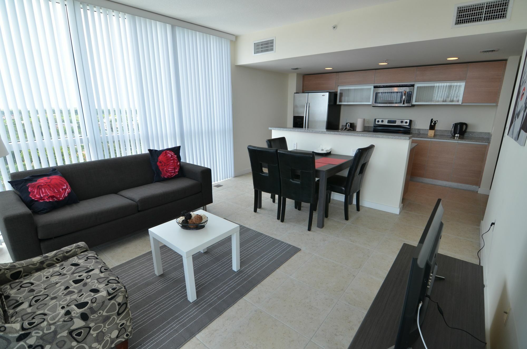 Riviera Luxury Living At River Oaks Marina And Tower Miami Bagian luar foto