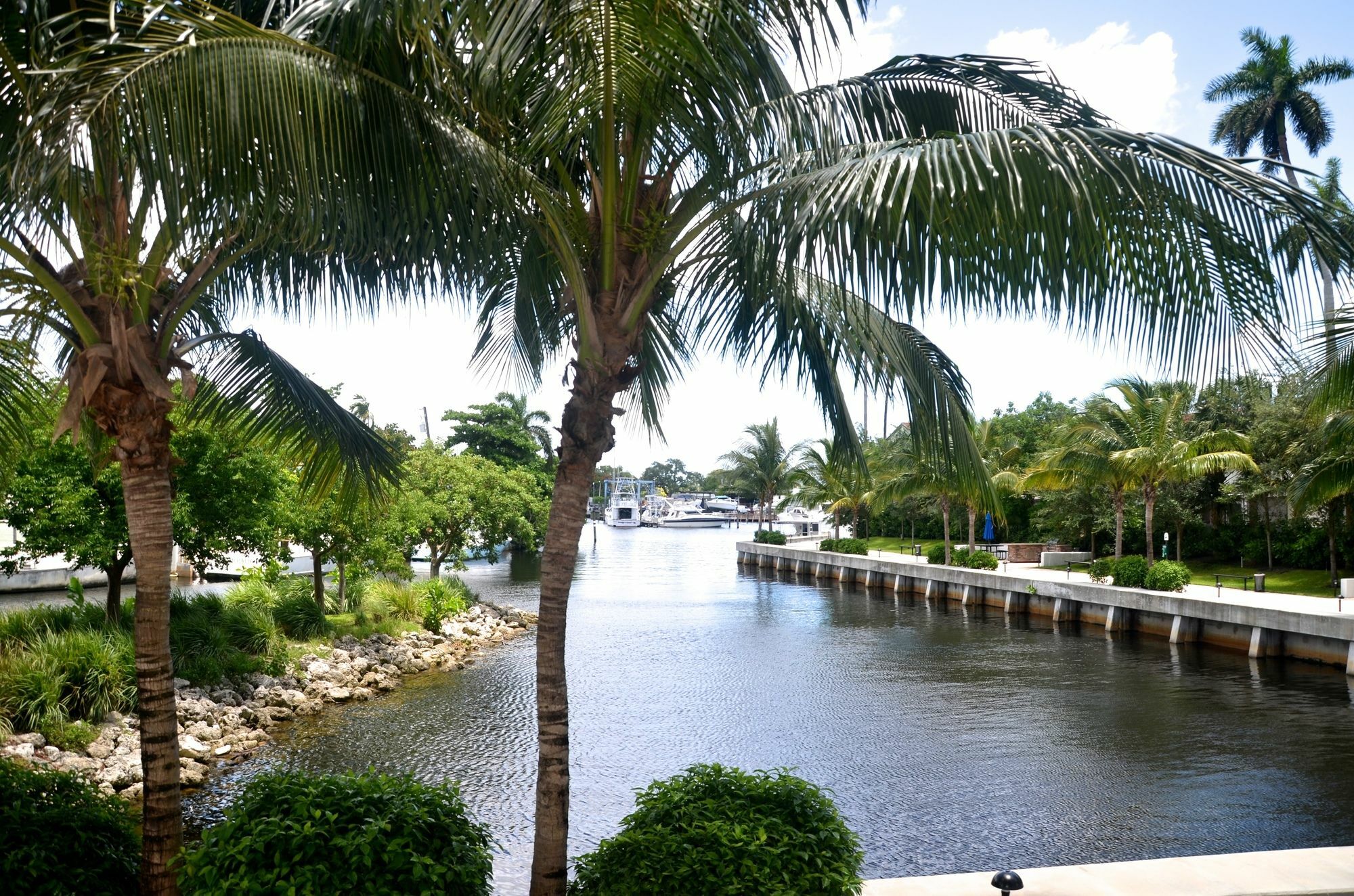 Riviera Luxury Living At River Oaks Marina And Tower Miami Bagian luar foto